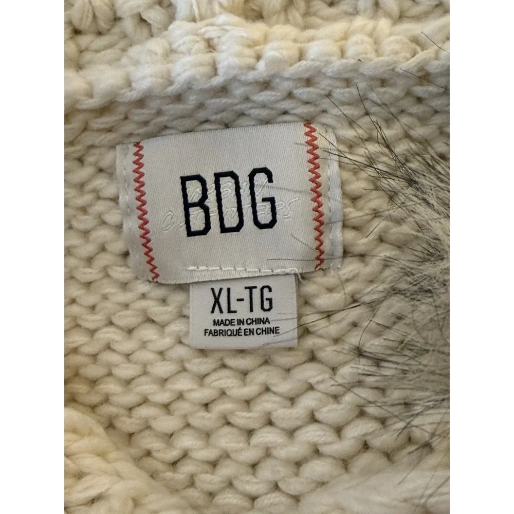 Urban‎ Outfitters BDG Cable Knit Faux Fur Hooded Sweater Vest XL Chunky Cream